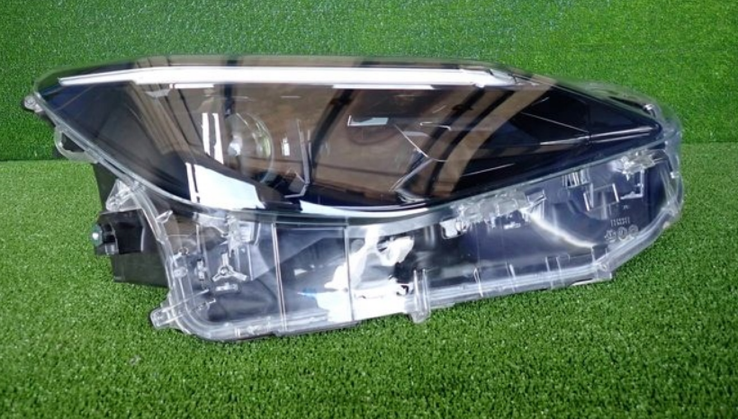 toyota yaris cross svetlo 2020+