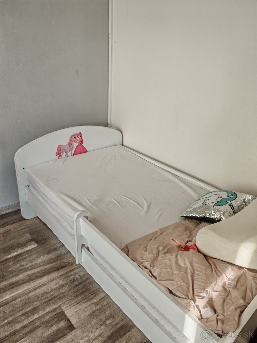 Detská posteľ 160x80 a dve matrace