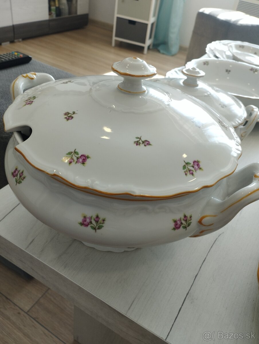Porcelanovú obedovú súpravu Epiag