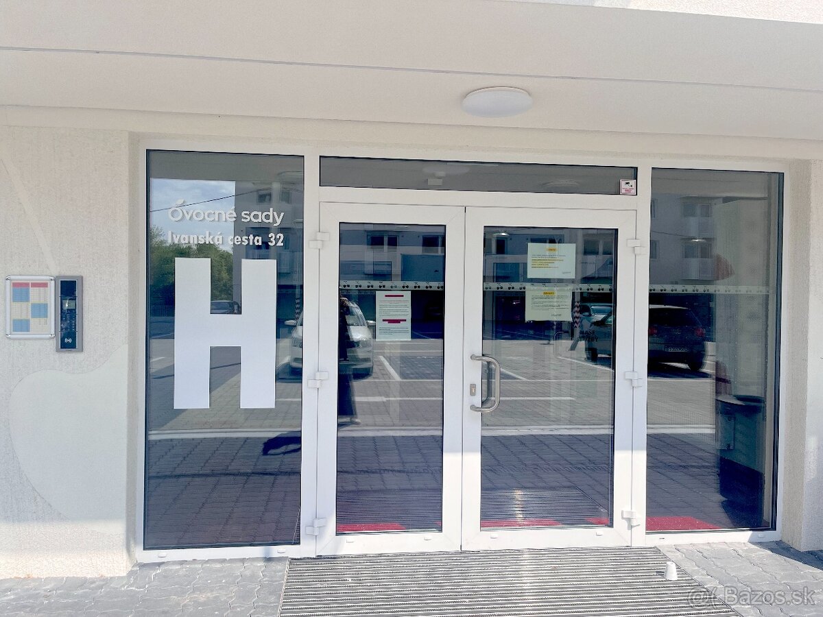 Parkovacie státie v podzemnej garáži v projekte Ovocné sady