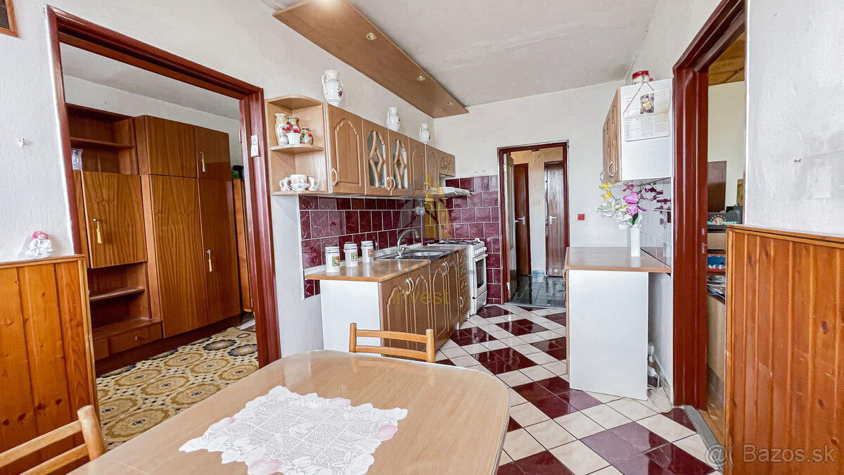 EXKLUZÍVNE | Priestranný 4-izbový byt s balkónom na sídlisku