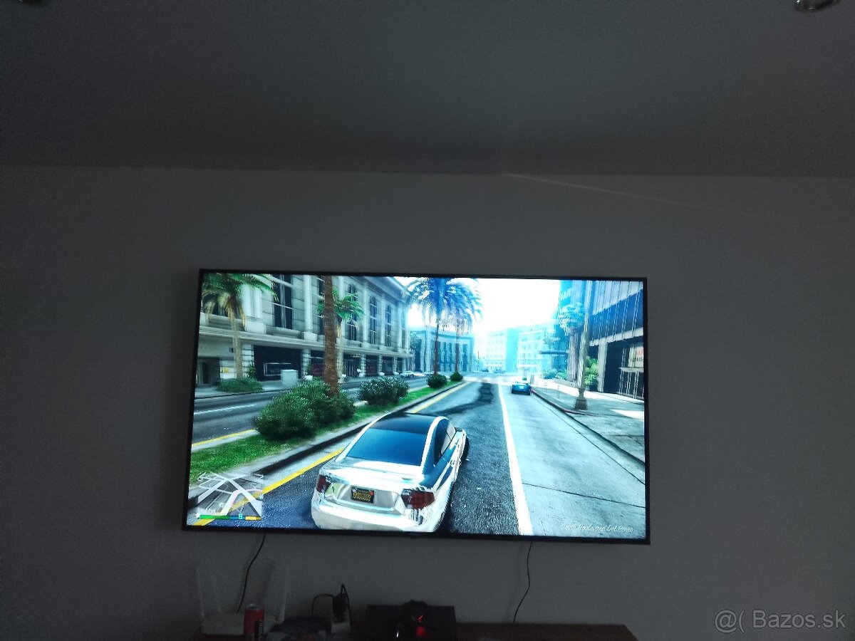 Predám Smart tv Hysense 65"