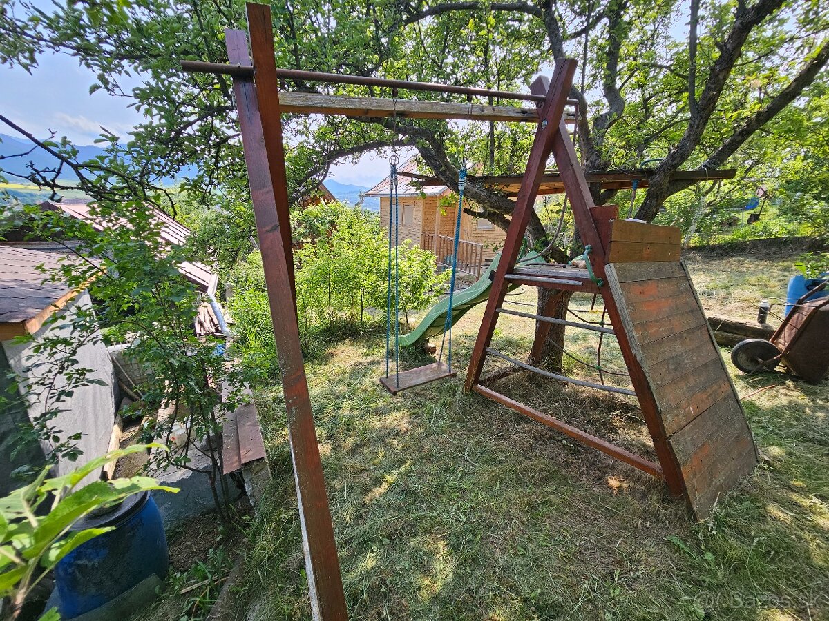 Záhradná hojdačka, šmýkačka