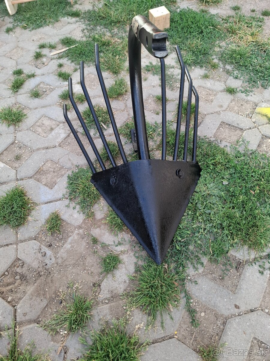 Vyoravaci pluh