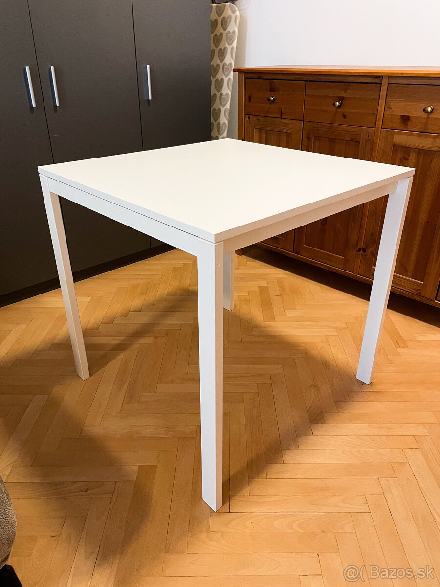 Pevný IKEA Stôl