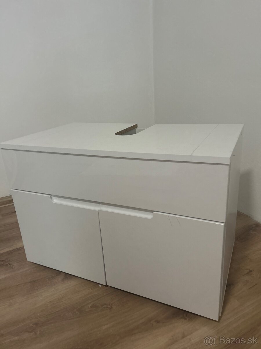 Kúpelňova skrinka nová 80x46x54