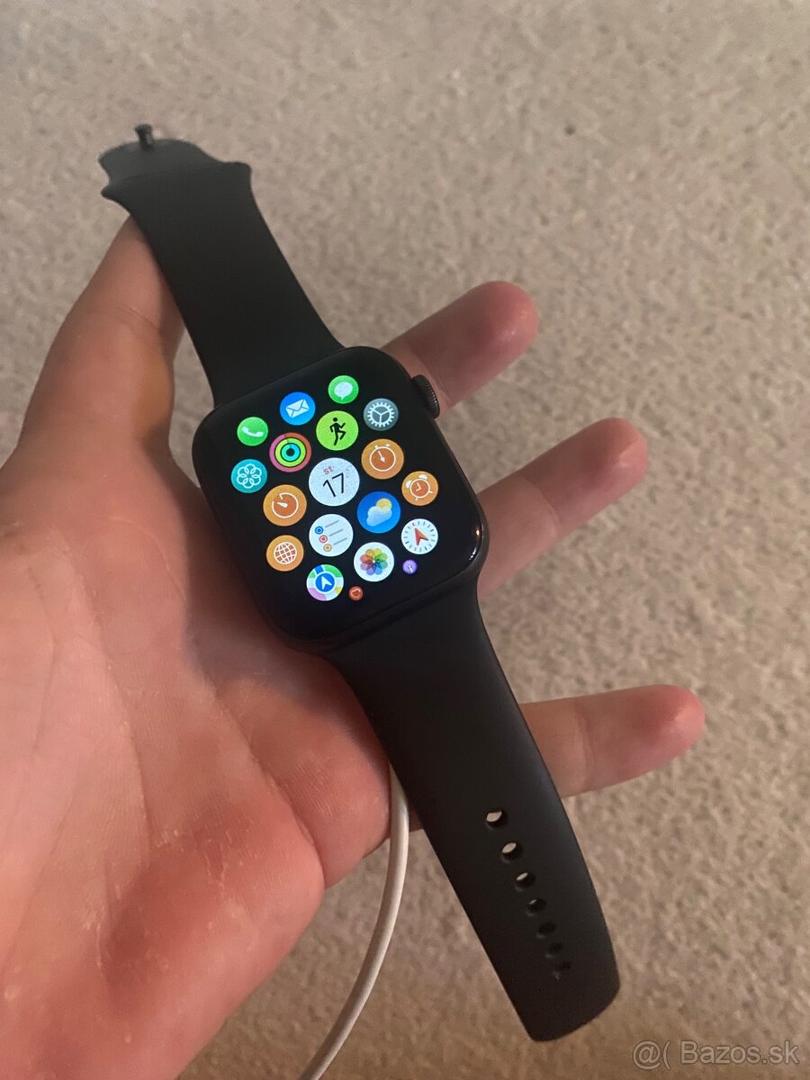 Hodinky Apple Watch Se