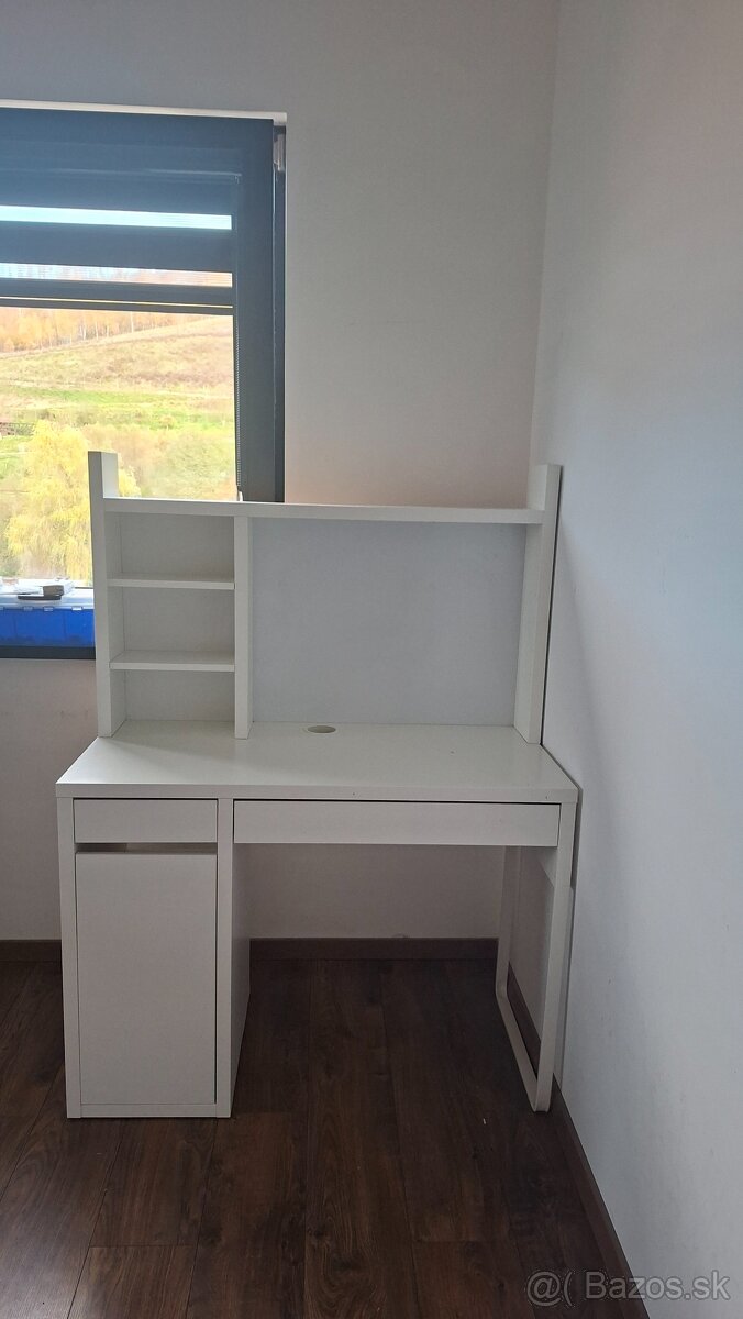 Pisací stôl s magnetickou tabulou Ikea MICKE