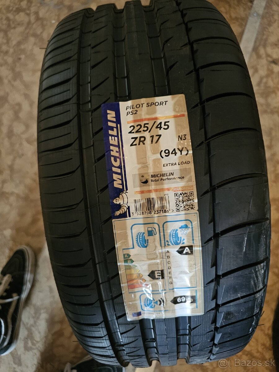 225/45 r17 michelin