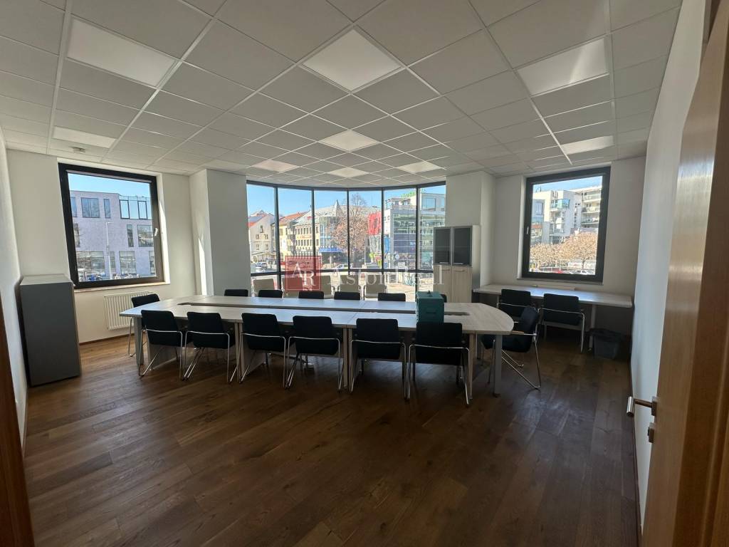 Prenájom: Kancelárske priestory 134 m2 v centre mesta Banská