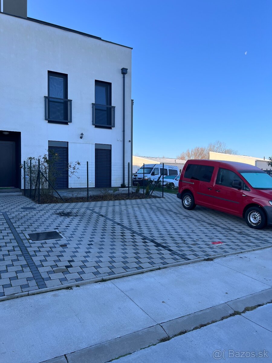 Parkovacie miesto STUPAVA