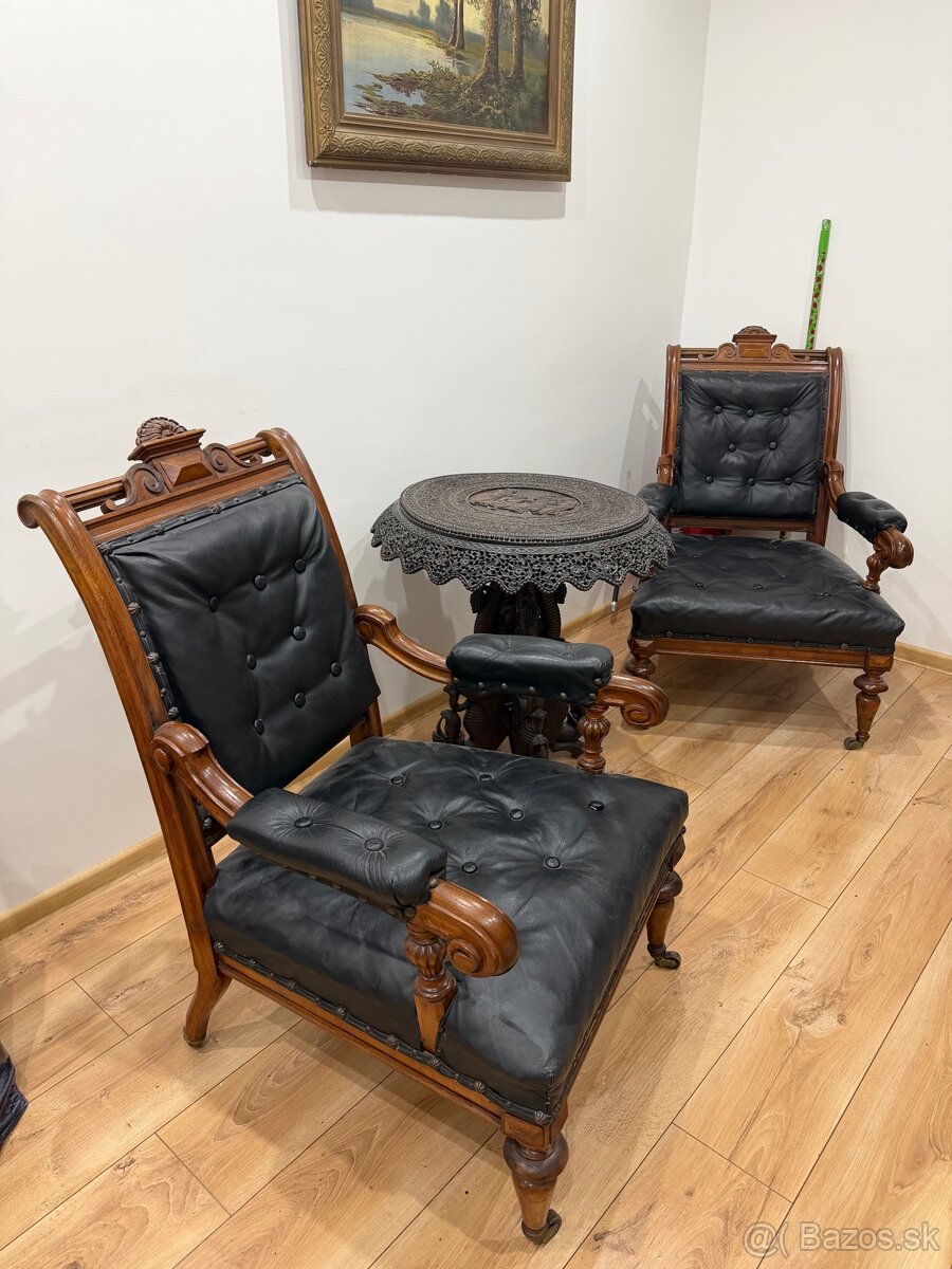 Starožitné novorenesančné kreslá (pár)