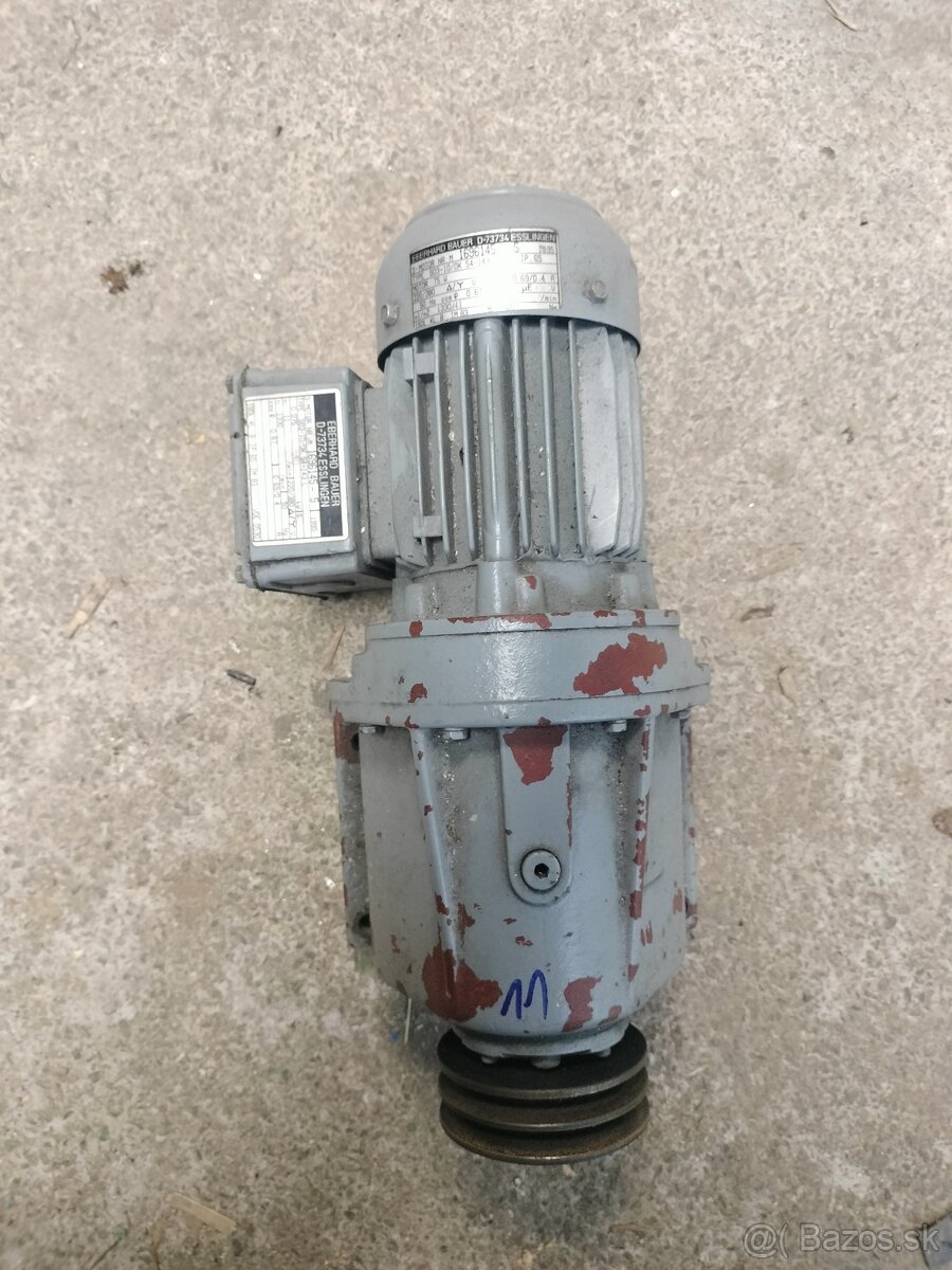 Elektromotor s prevodovkou 1:121