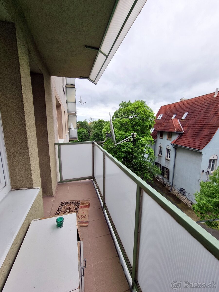 2-izbový byt s balkónom pri centre