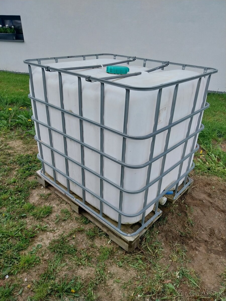 Nádrž 1000L IBC na vodu