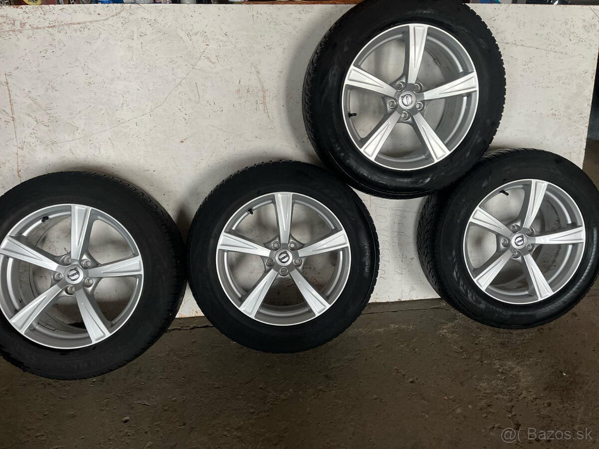 Volvo 235/60 r18 komplet sada