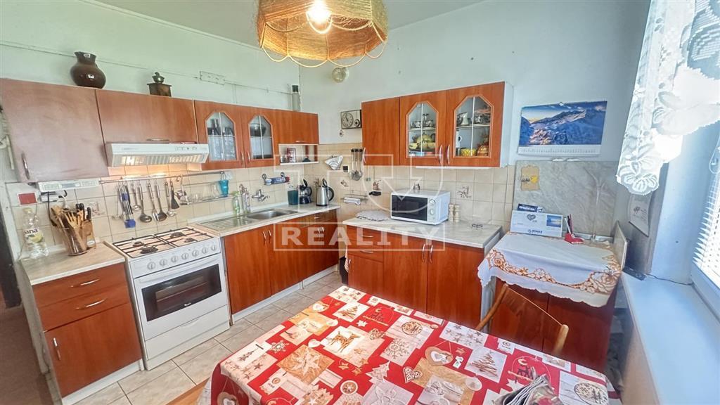 Na predaj 3 izbový byt s balkónom v centre Popradu –...