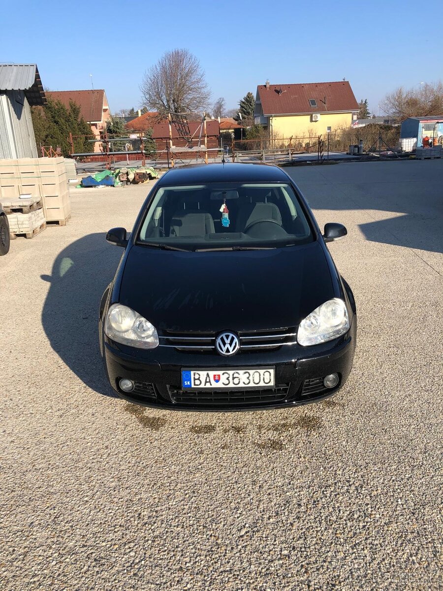 Volkswagen Golf V