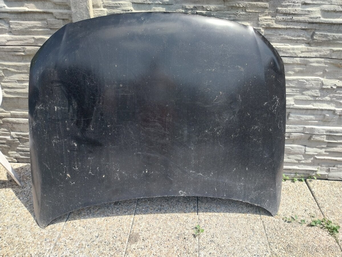Predam prednú kapotu ma passat b6 3c2 sedan combi