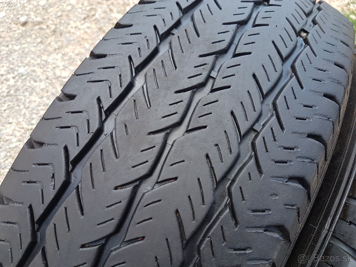 225/75 r16c celoročné pneumatiky 2ks Torque