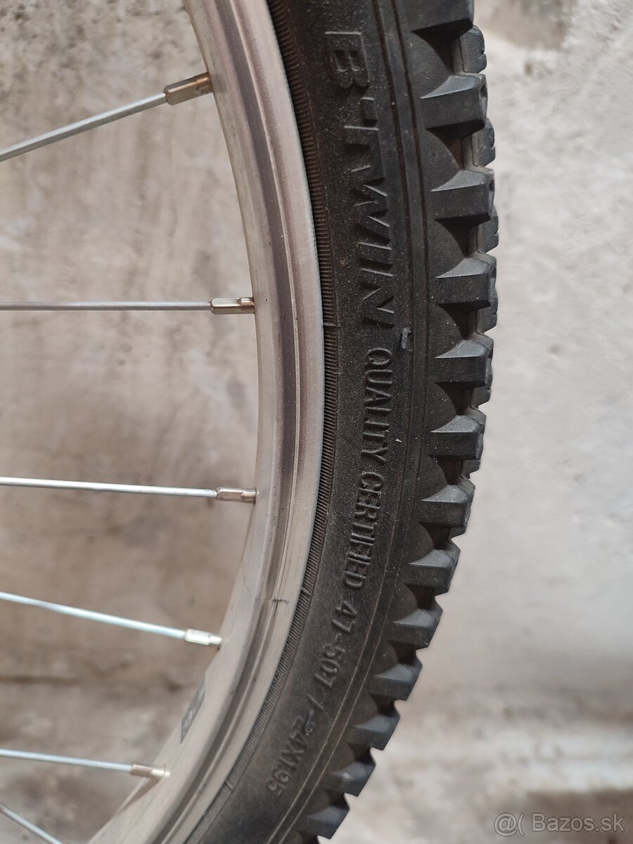 Dievčenský bicykel