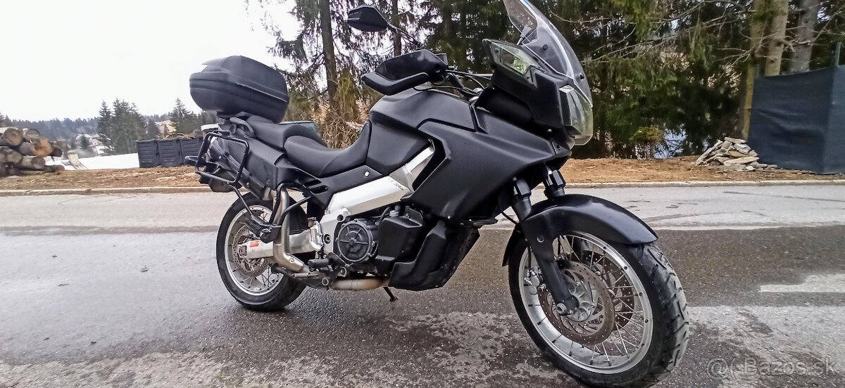 Cestná motorka Aprilia Caponord