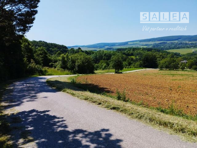 Pozemok v obci Jablonka o výmere 773m2.