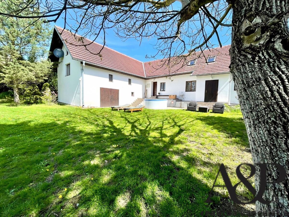 5 IZB. RODINNÝ DOM NA POLOSAMOTE, POZEMOK 2595M2, KOSTOLNÉ o