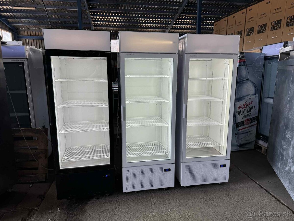 Prosklená lednice na přepravky 70x71x207cm