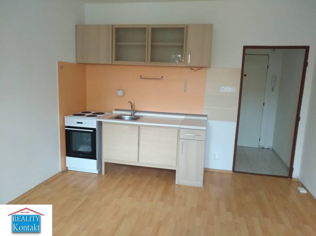 Na prenájom garsónka s balkónom - Nové Zámky