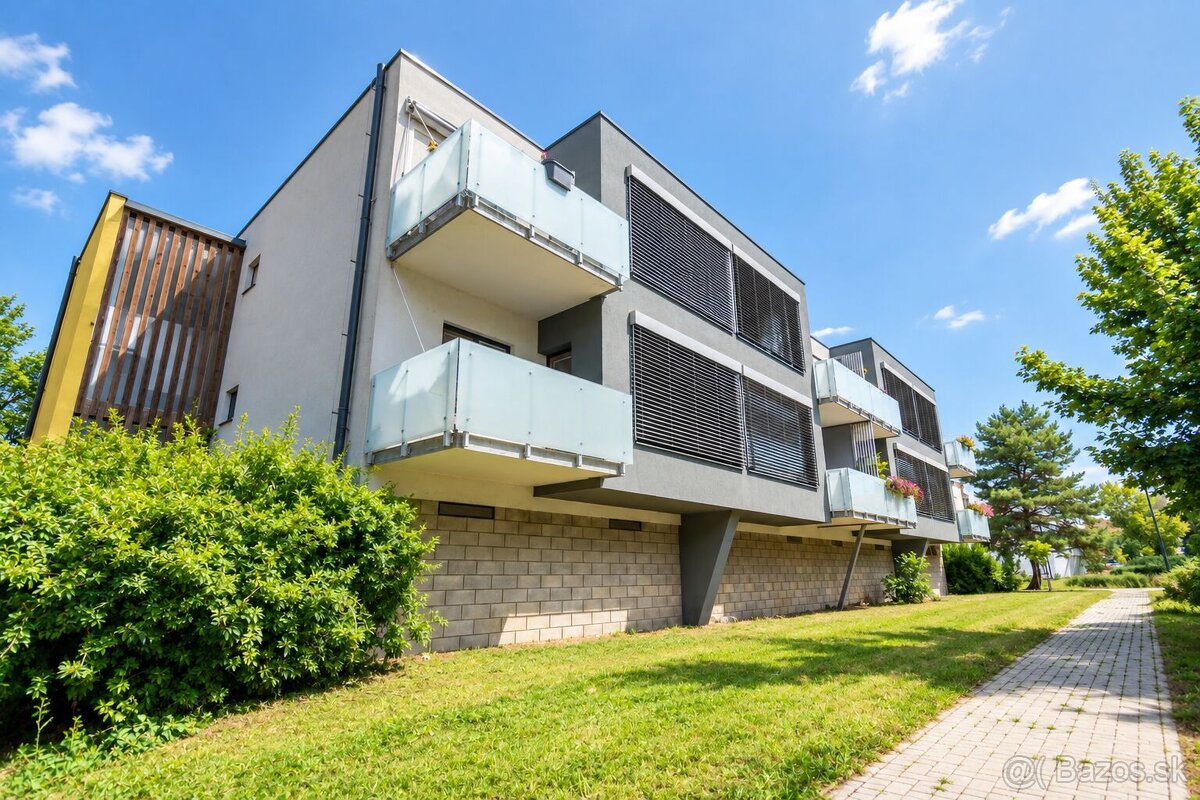 ABOVE-STANDARD 3-ROOM APARTMENT WITH TERRACE AND GARAGE | NEWCOMERS