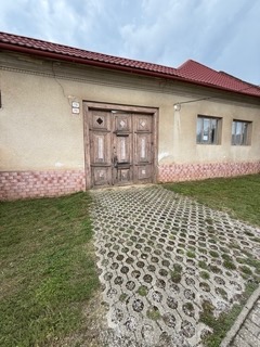 Chalupa s veľkým pozemkom vo Vyšnom Medzeve