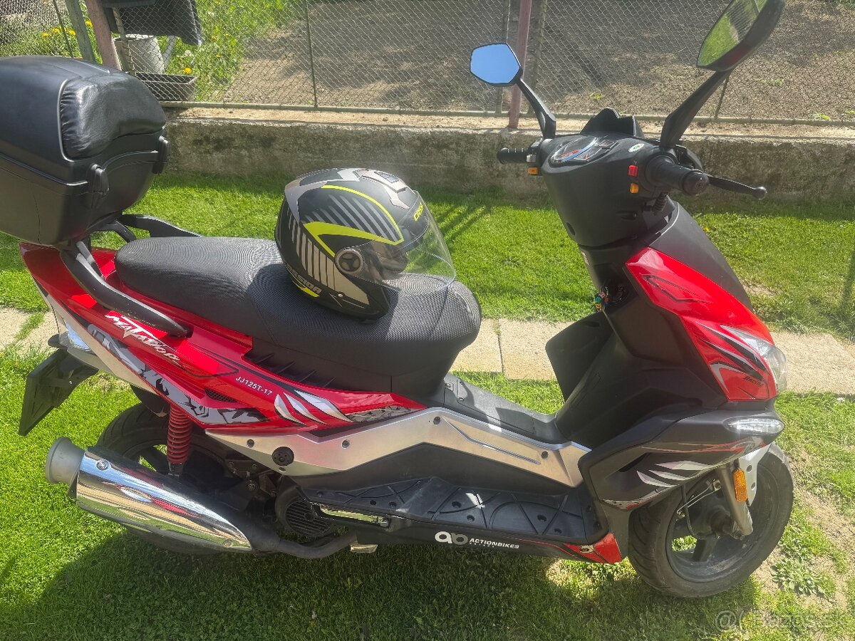 Skúter 125
