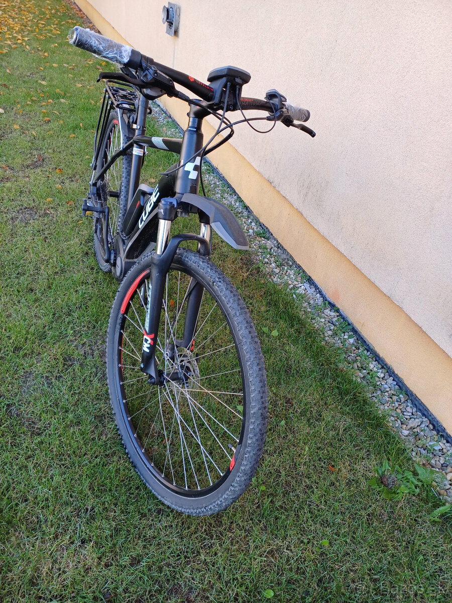 Predám el. bicykel Cube Cross Pro 29"