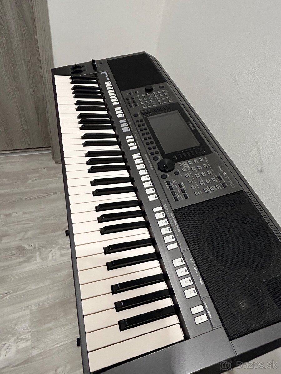 Yamaha PSR s770 +stojan