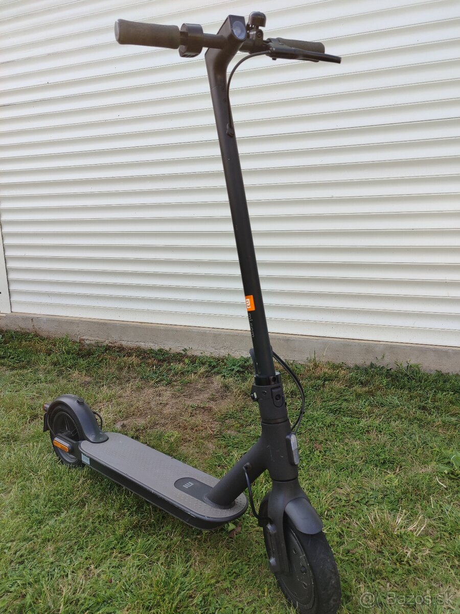 Xiaomi Mi electric scooter essential
