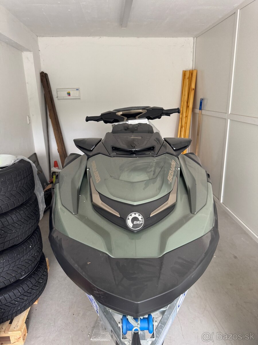 Sea-Doo GTX Limited 300 iDF Audio + prívesný vozík