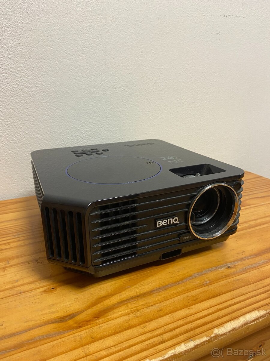 Predám projektor Benq MP612C