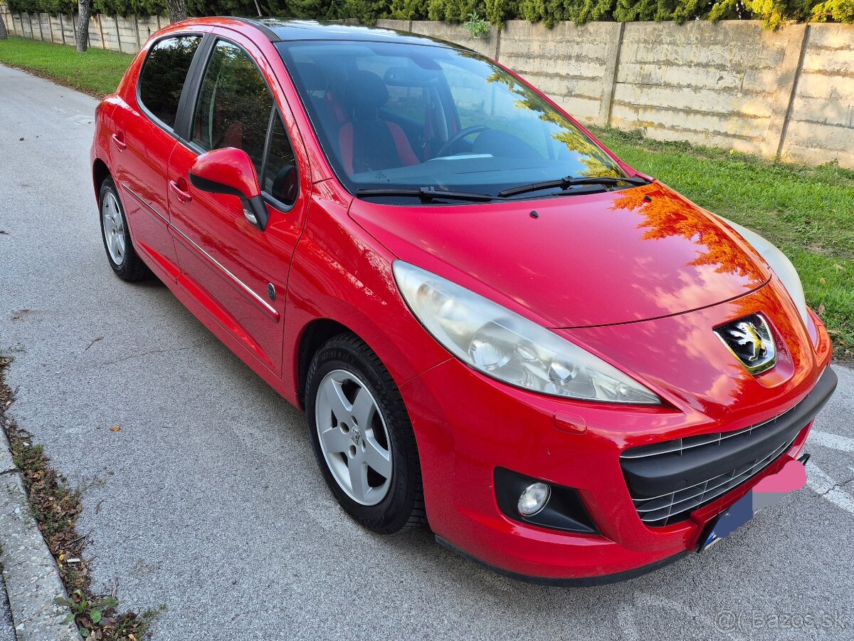 Predám Peugeot 207 1.4i 70kw r.v.2012/3 Najazdené: 139.000km