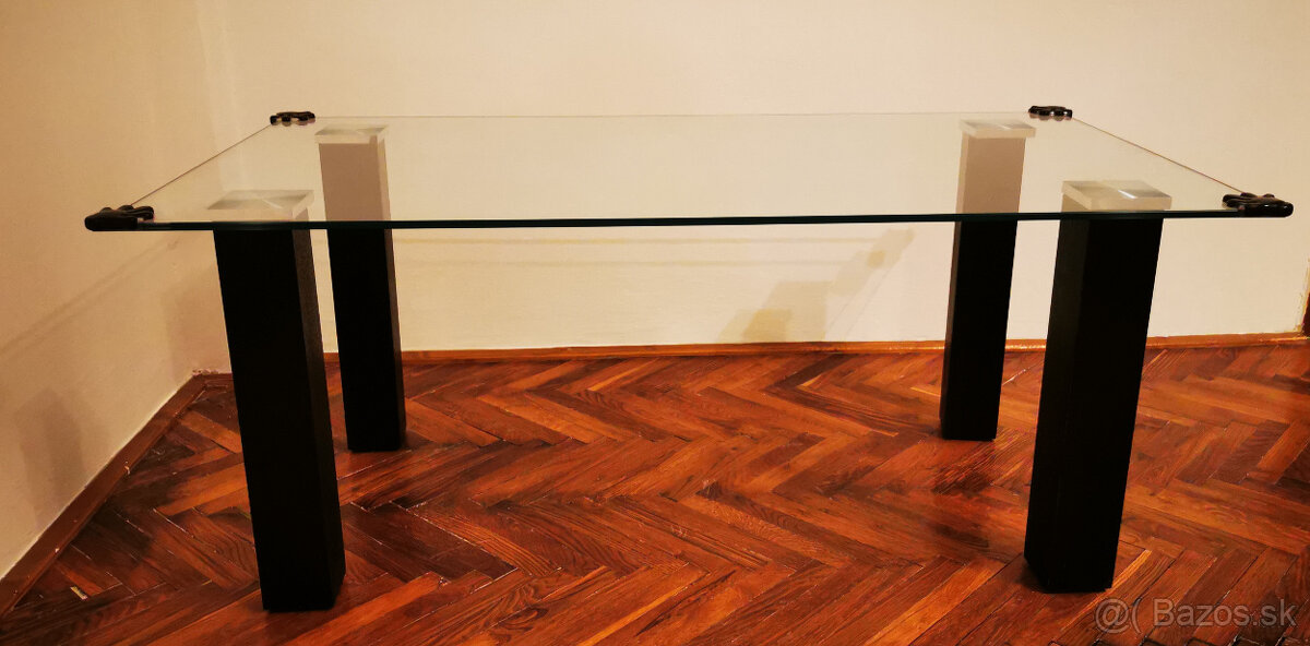 Predám konferenčný stolík so sklom