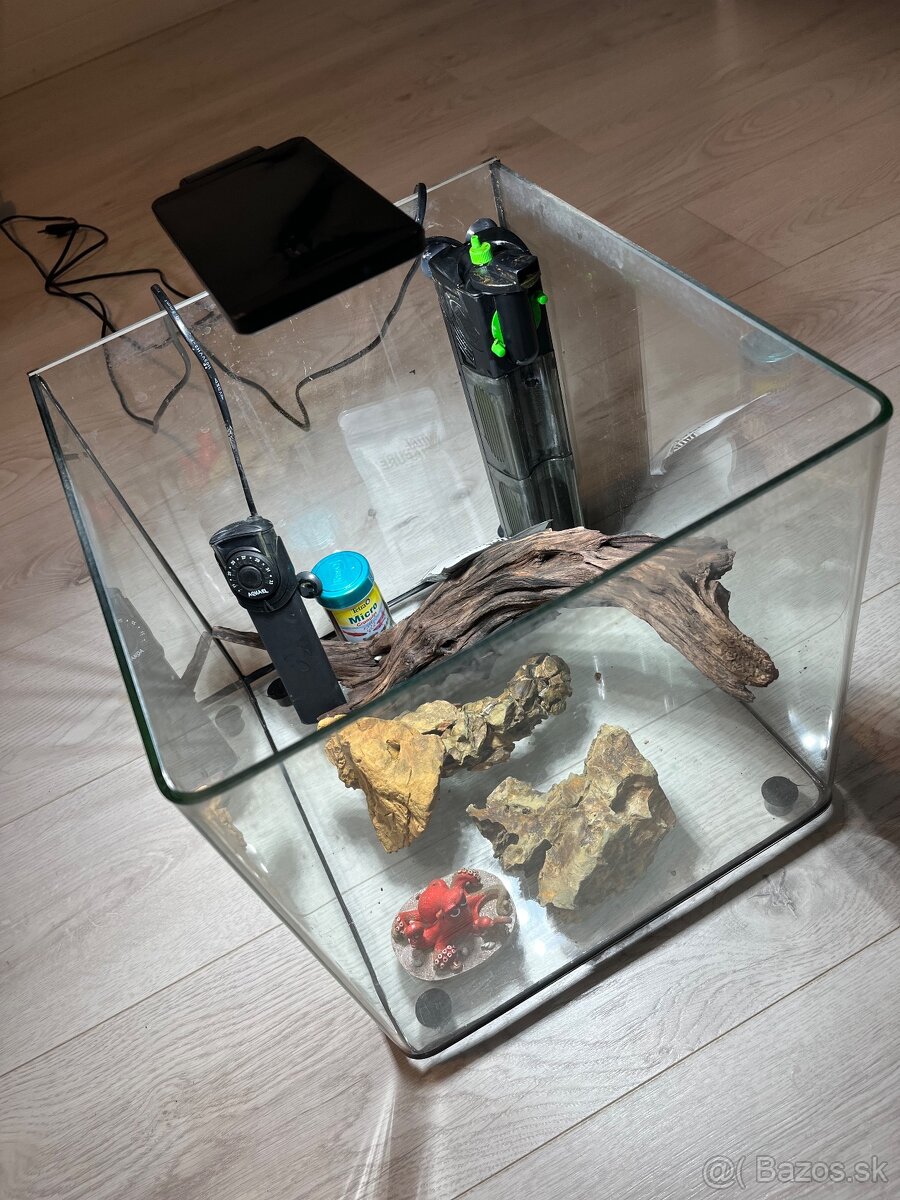Akvarium 60L + komplet prislusenstvo