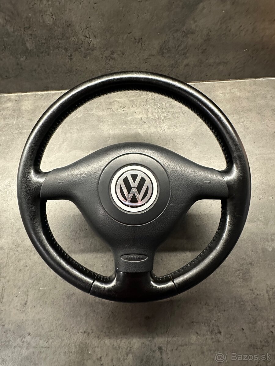 Vw golf 4 trojramenný volant