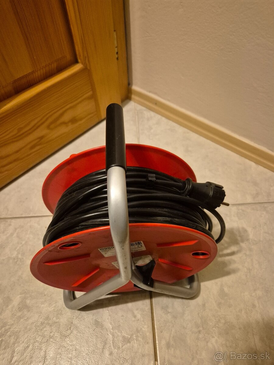 Predlžovací kábel na bubne Munos BASIC kábel H05VV-F3G 1,5 4