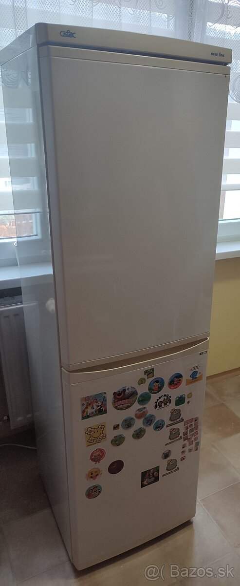 Kombinovaná chladnička s mrazničkou Calex.