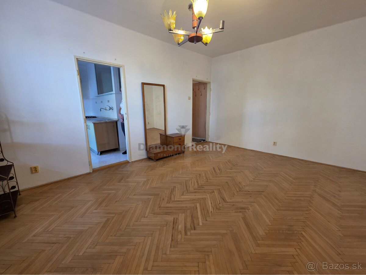 NA PREDAJ 1 IZBOVÝ BYT NA ULICI TOLSTÉHO 1, KOŠICE - SEVER