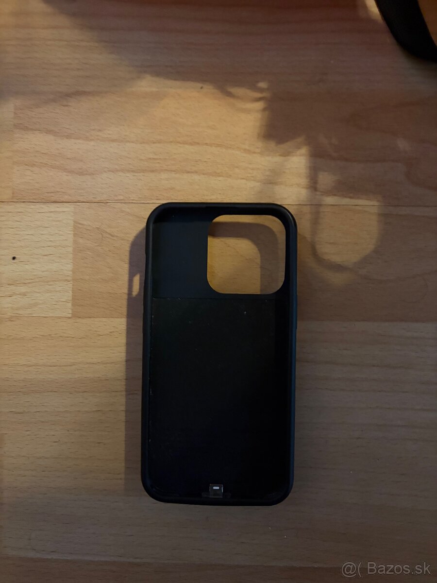 Power banka na Iphone 13