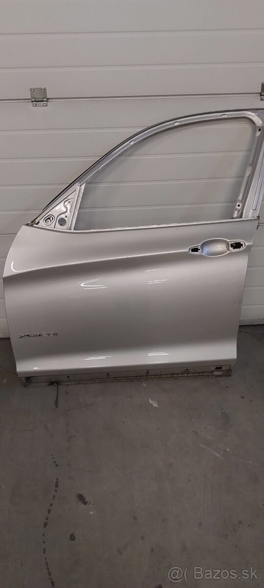 BMW X3 r.v. 2015, ĽAVÉ PREDNÉ DVERE.