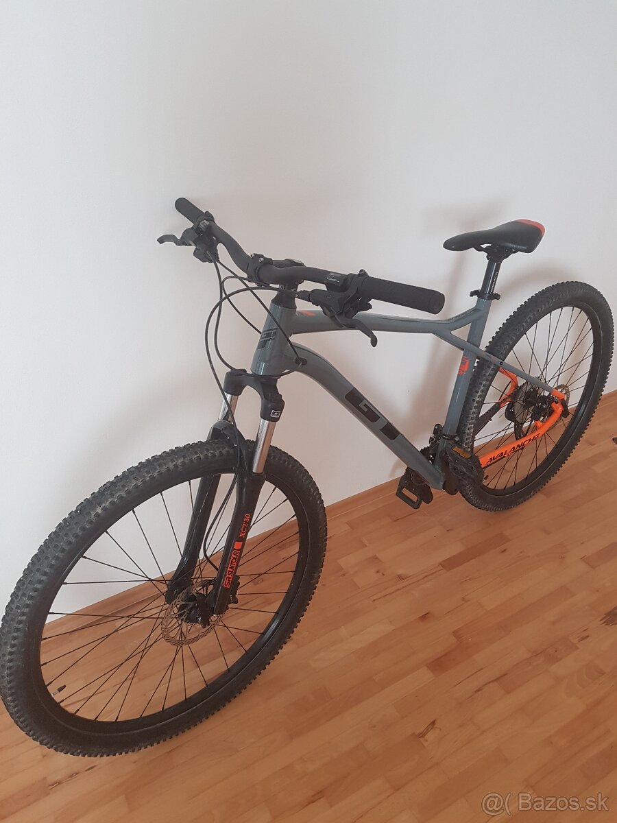 Horský bicykel GT