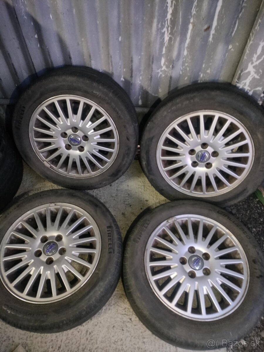 4ks alu disky orig. Volvo 5x108 r16 pneu 205/55 r16 5mm