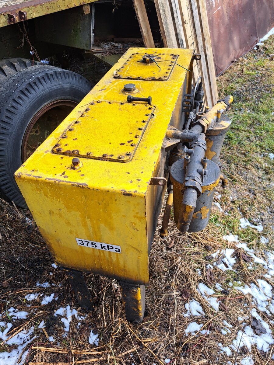 Hydraulická nádrž